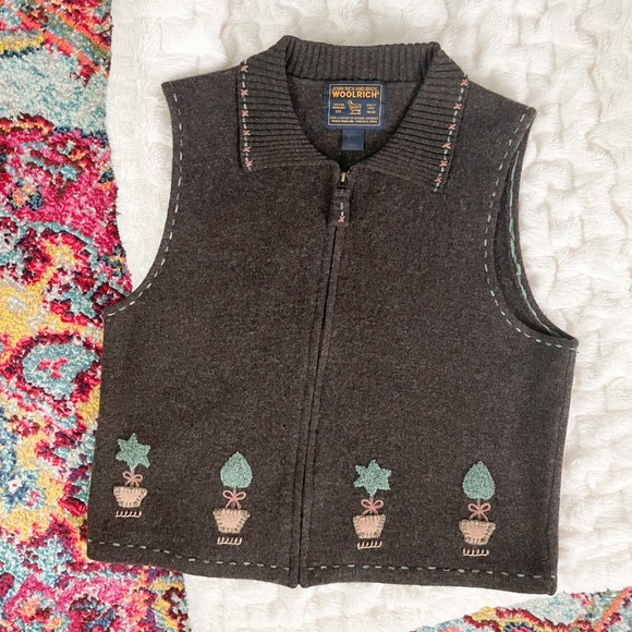 Woolrich Jackets & Blazers - Woolrich Vintage 90s 100% Lambswool Topiary Plant Embroidered Sweater Vest Large